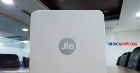 Penawaran Selamat Datang Jio Fiber: Jio Home Gateway, set-top box Jio 4K, TV, suara dan data tanpa batas