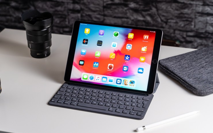 Penutup keyboard iPad Air 2019
