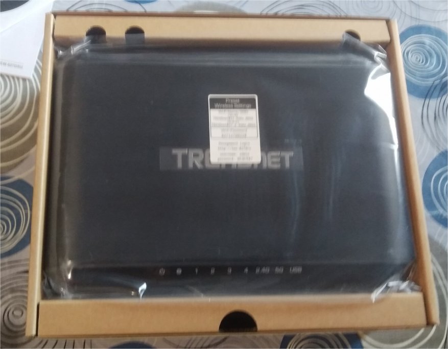 Router TrendNet TEW-827DRU: tidak murah, sangat keren 3