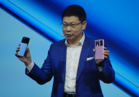  Richard Yu menghadirkan versi baru dari P30 Pro | (c) ponsel 