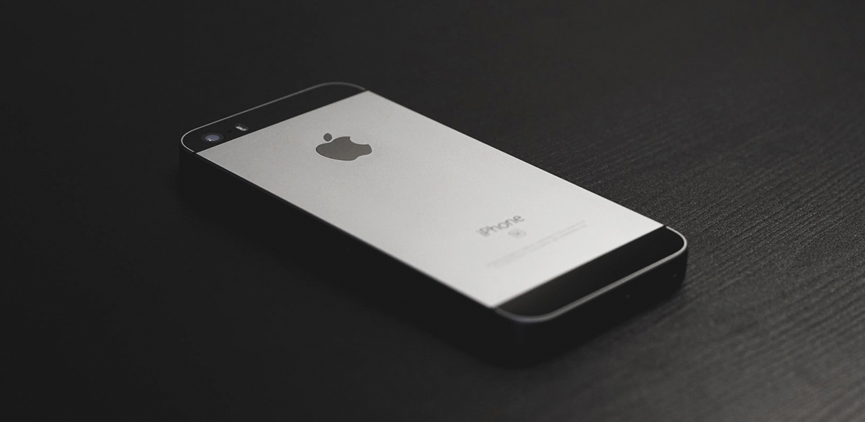Apple akan meluncurkan kembali iPhone SE untuk menyelinap ke kelas menengah, menurut beberapa laporan