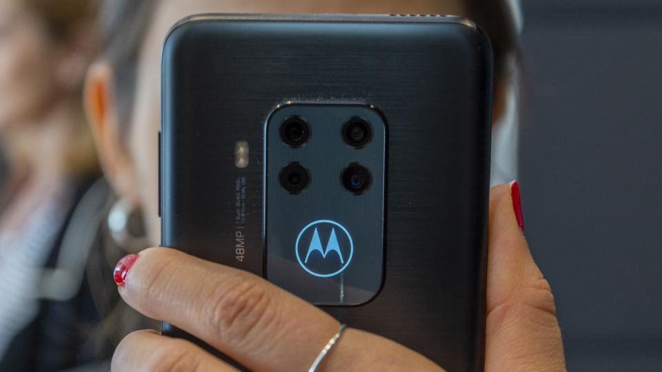 Lenovo ra mắt máy tính xách tay Yoga mới, Motorola One Zoom, Công nghệ nhà thông minh và AR Marvel trò chơi 5