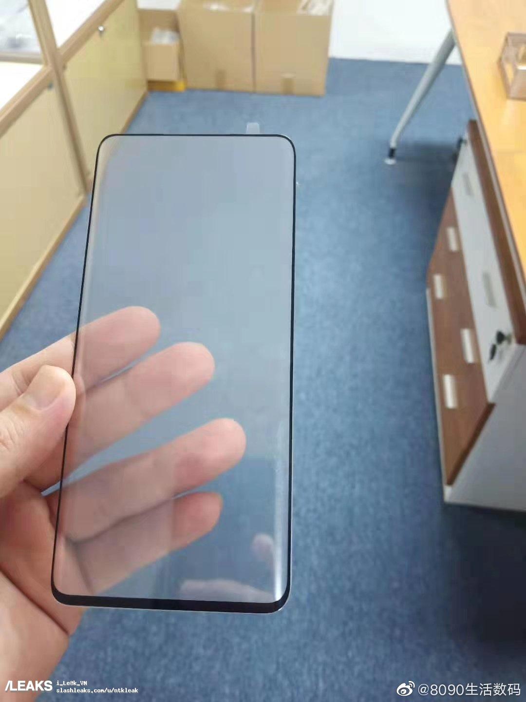 Pelindung layar mengkonfirmasi bahwa bagian depan Xiaomi Mi Mix 4 1