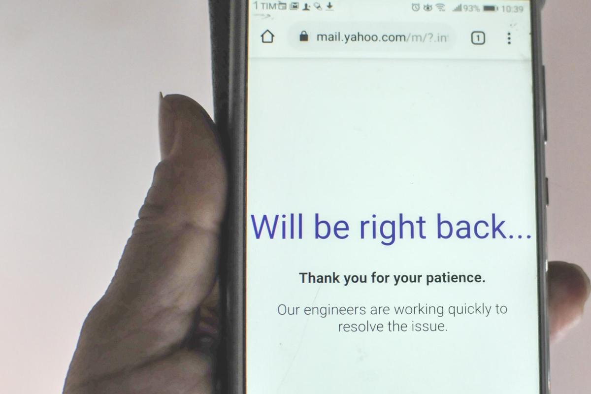 Yahoo Mail kembali online tetapi pelanggan mengatakan email telah DIVANIASI