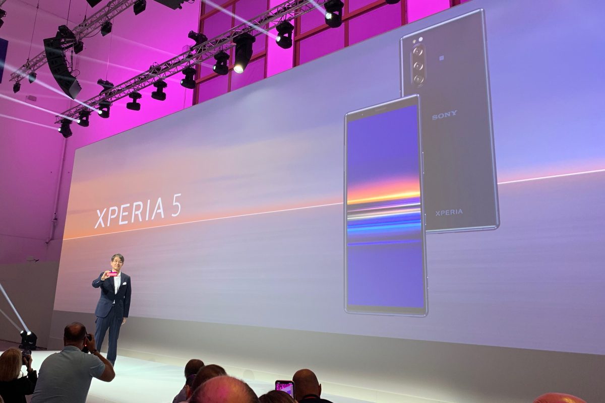 Sony meluncurkan smartphone Xperia 5 dengan layar ekstra tinggi yang dirancang untuk menonton film