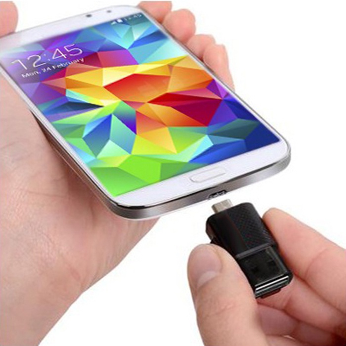 menghubungkan USB flash drive ke ponsel