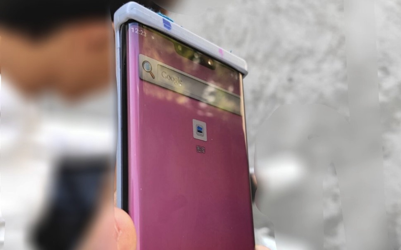 Huawei Mate 30 Pro terlihat di alam liar dengan layar ultra-melengkung