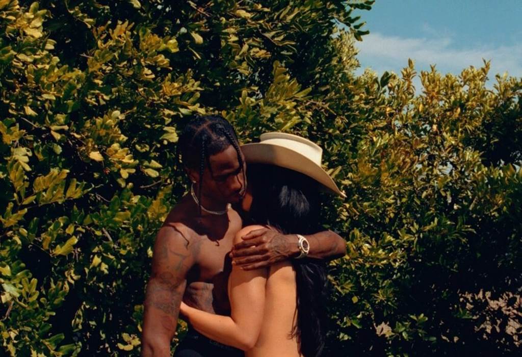 Kylie Jenner berpose untuk Playboy dan memecahkan Instagram 1