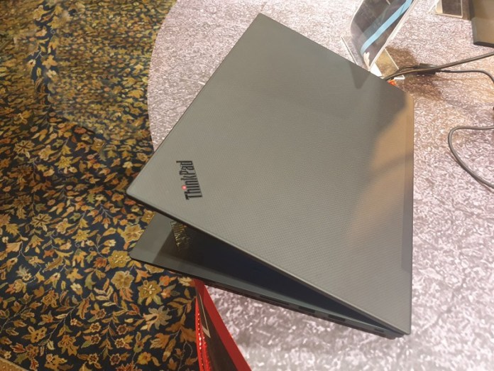 Laptop Lenovo Smart ThinkPad Dengan AI dan Fitur privasi data Diluncurkan Di India 1