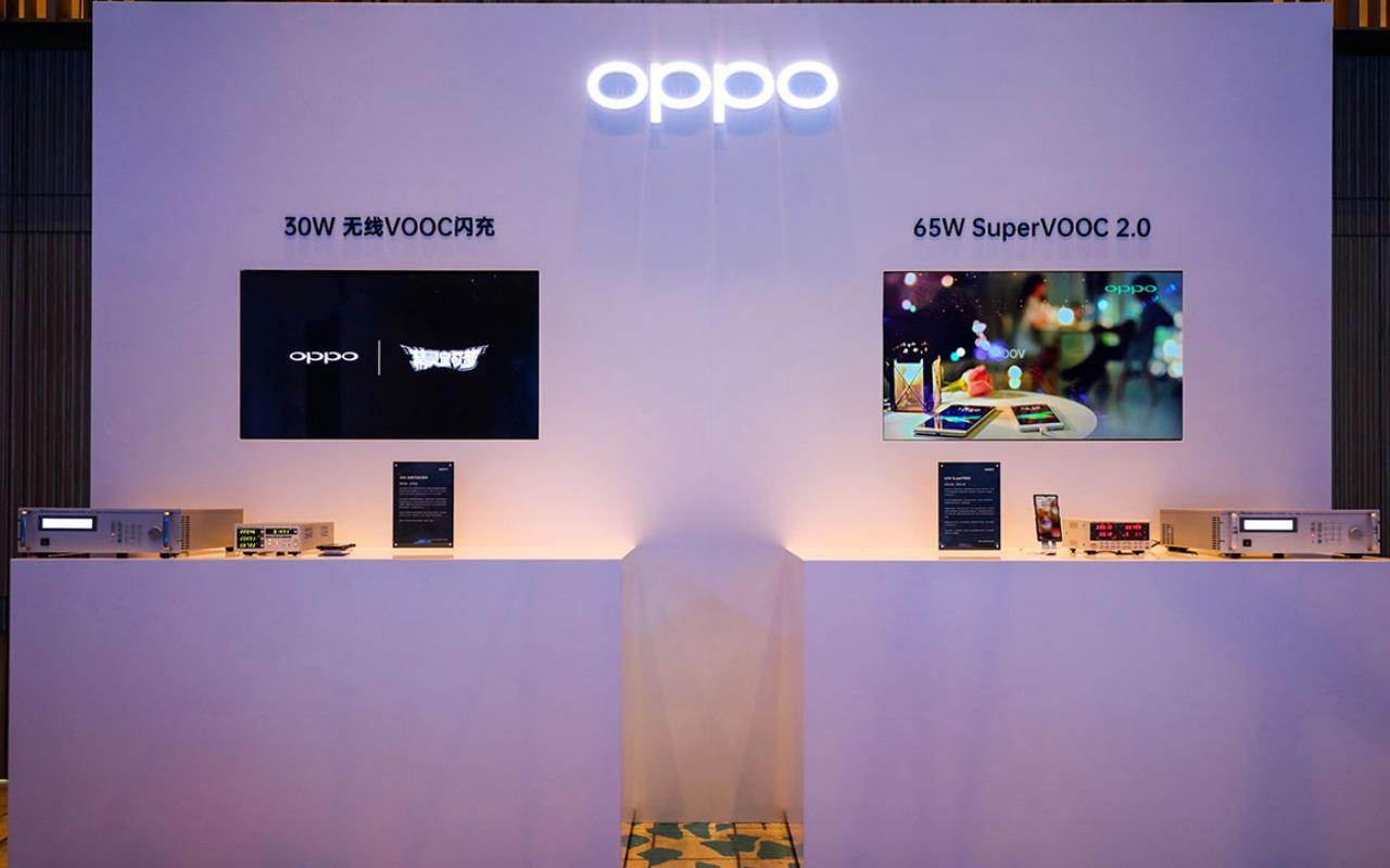 OPPO SuperVOOC menawarkan kecepatan pengisian kabel dan nirkabel yang super cepat