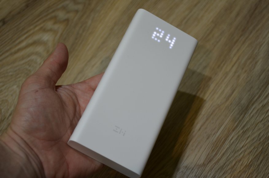 Xiaomi ZMI power bank QB821: salah satu bank daya terbaik dengan pengisian cepat QC 3.0 9