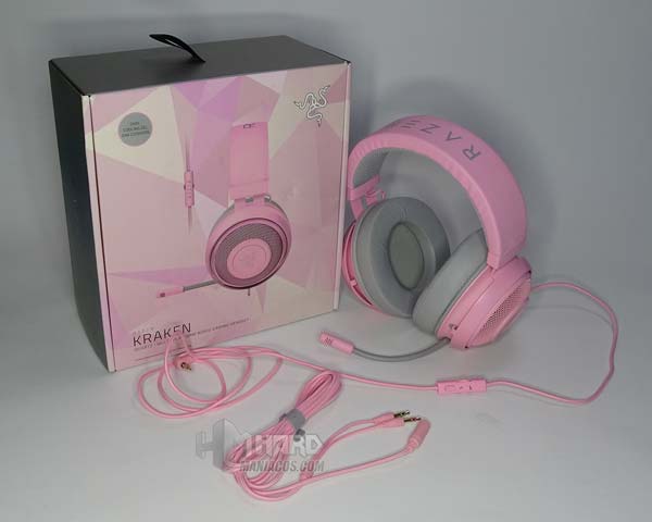 Membuka headset gaming Razer Kraken merah muda