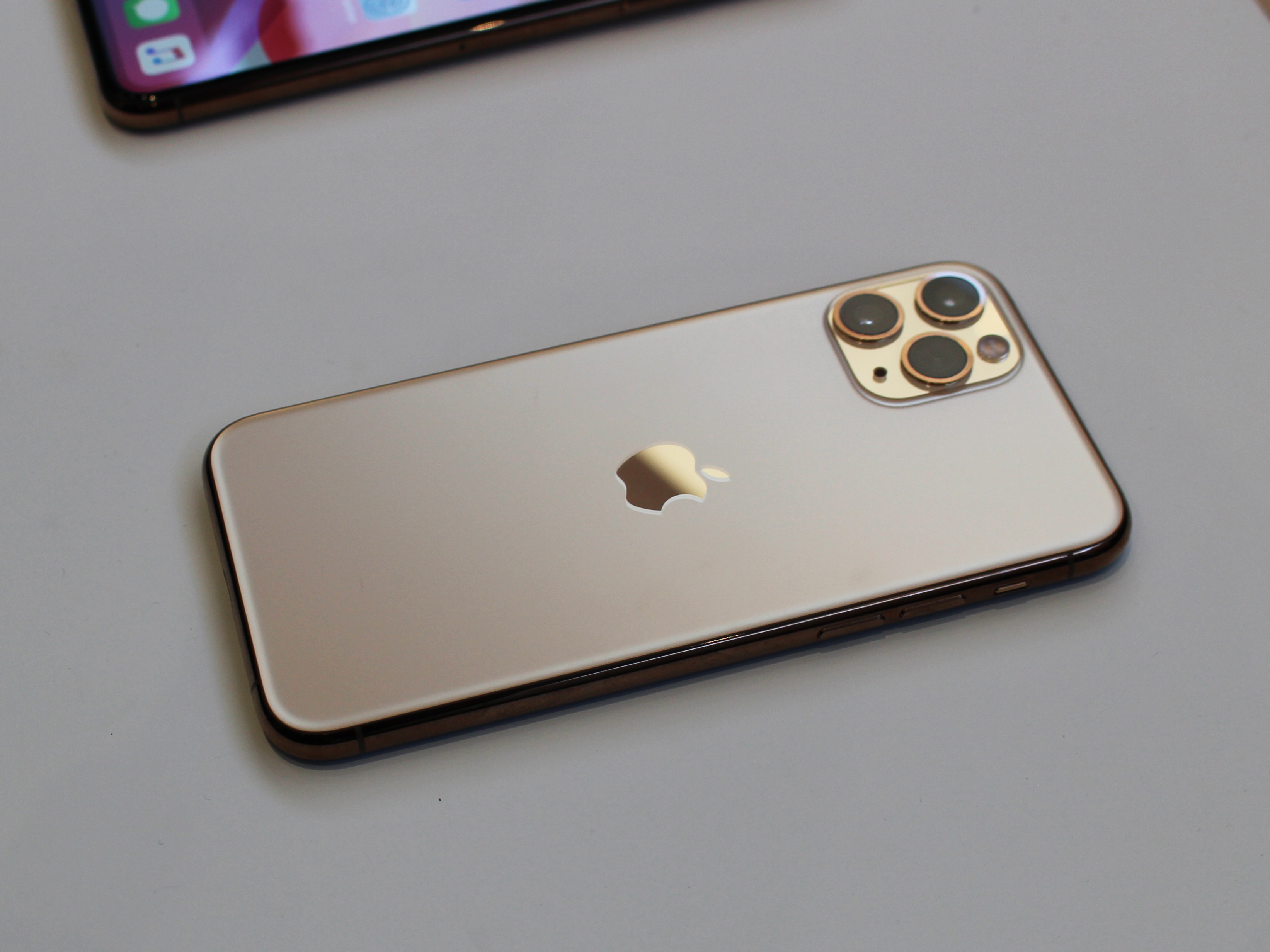 Apple Ulasan langsung iPhone 11 Pro
