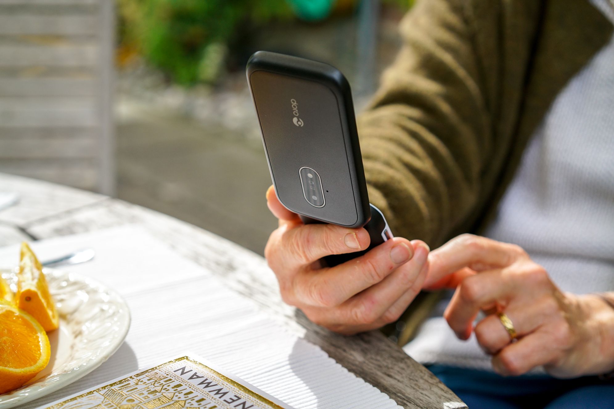 Doro menghadirkan empat ponsel fungsional di IFA 2019 yang dirancang untuk meningkatkan kehidupan sehari-hari pengguna yang lebih tua
