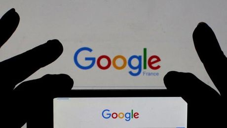 Google memperdalam perjuangannya melawan aplikasi kecerdasan buatan