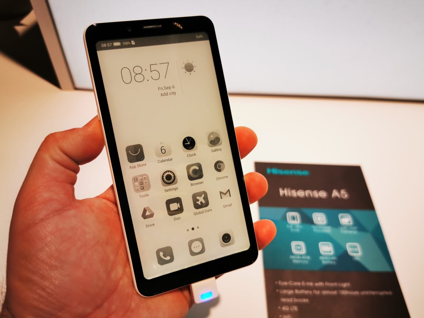 Hisense A5 adalah layar E Ink Phone tunggal