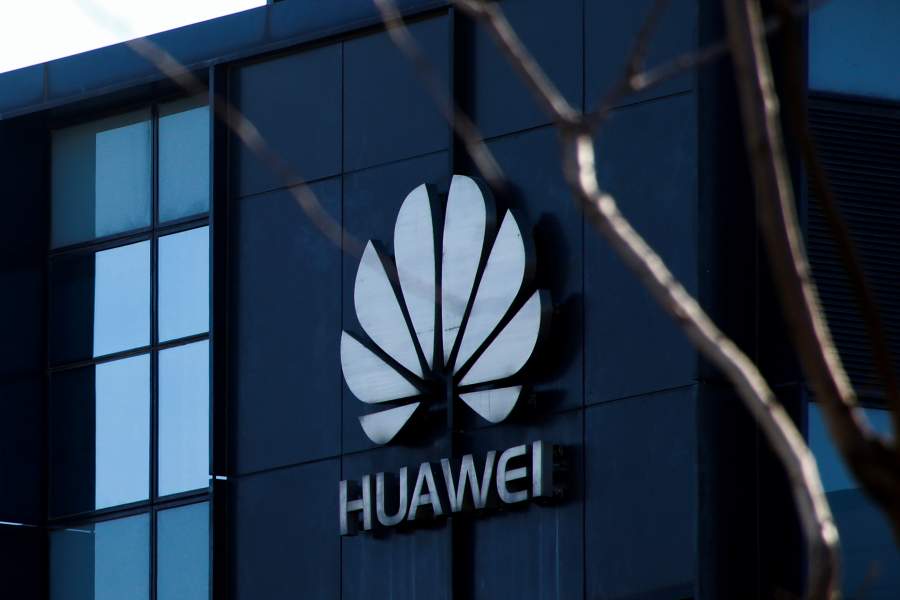 Huawei mengakui bahwa mereka telah mengalami penurunan 40% dalam penjualan ponsel di luar China