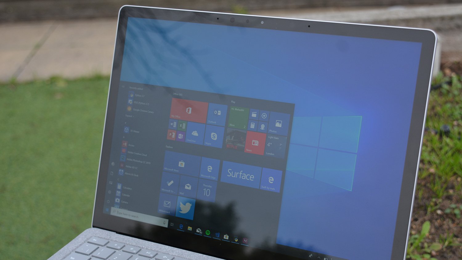 Laptop Surface 3 Dilaporkan Akan Memiliki Varian 15 inci