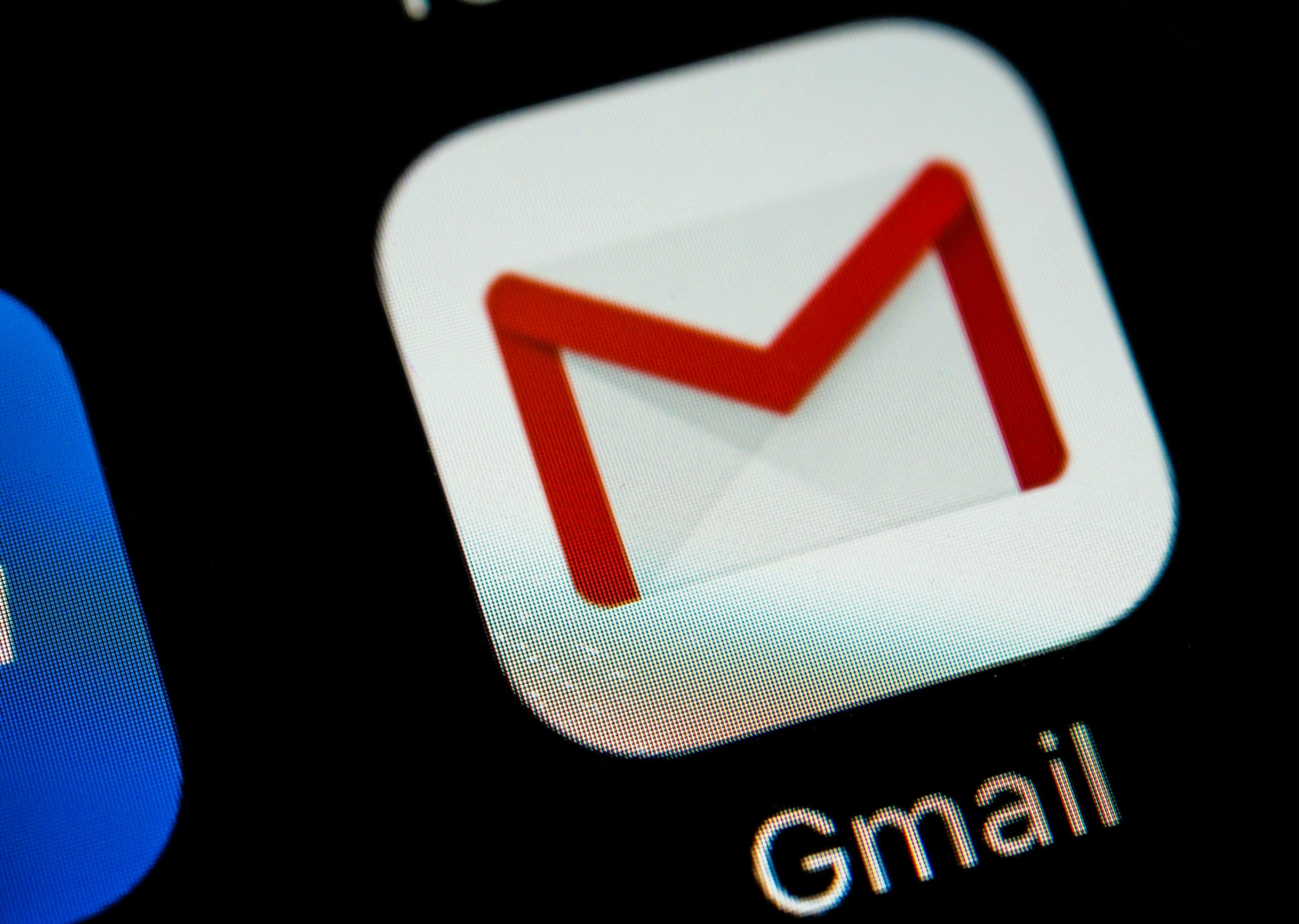 Mode gelap akhirnya diluncurkan untuk Gmail di Android