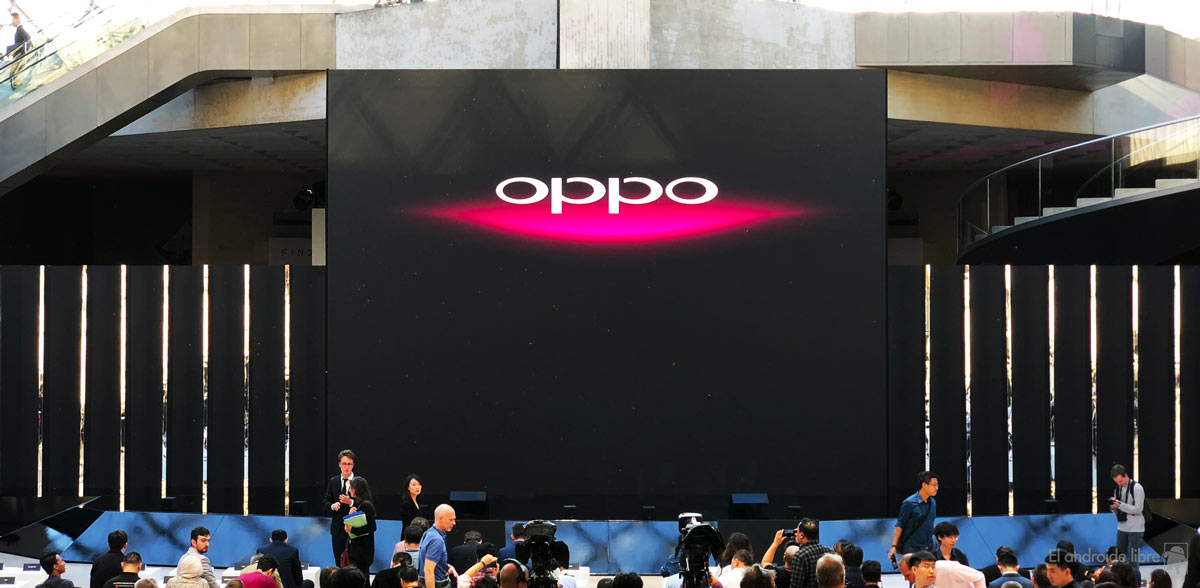 Oppo memperkenalkan prototipe pertama kamera depan di bawah 1. layar