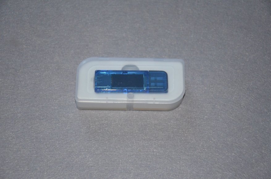 Penguji USB AT34 dengan tampilan dan pengukuran OLED hingga 30 V dan hingga 4 A 4