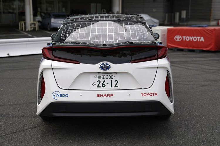 Toyota Ingin Mobil Solar Komersial Menjadi Kenyataan