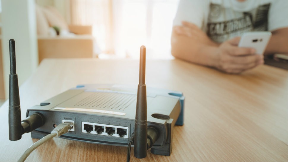 Terkadang saluran yang berbeda dapat lebih baik mendistribusikan sinyal Wi-Fi di rumah Anda