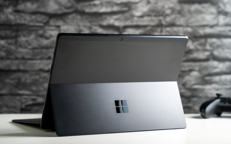 Microsoft Surface Pro X membangun kualitas