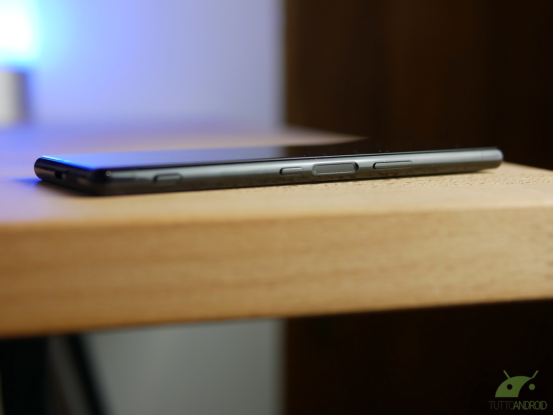Ulasan Sony Xperia 5: desain yang disempurnakan tetapi banyak noda kecil 5