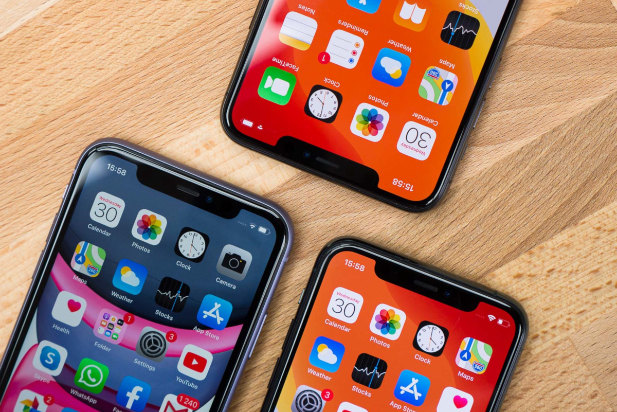 Apple melaporkan penjualan iPhone yang kuat untuk kuartal liburan