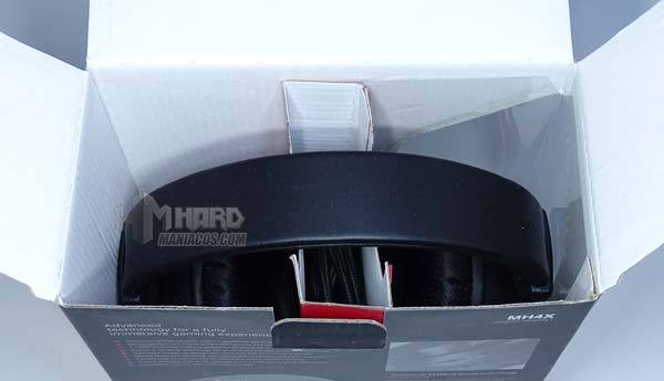 membongkar kotak headphone MH4X
