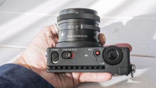 Sigma fp bình luận | Thế giới máy ảnh kỹ thuật số 6