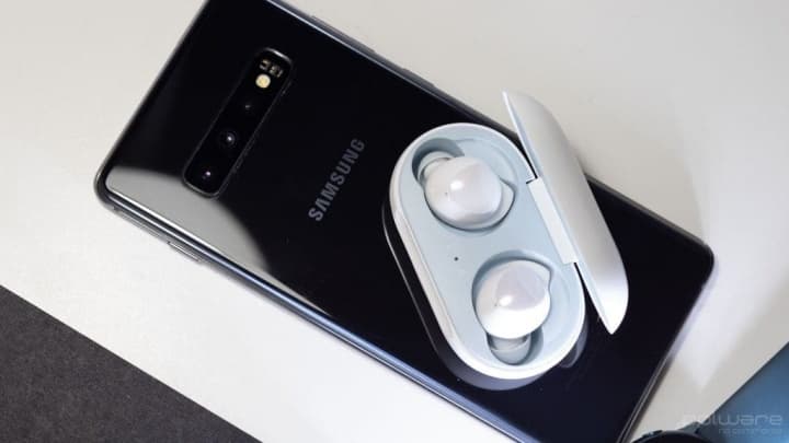 Desain Samsung Galaxy S20 dan Galaxy Kuncup + muncul di poster promosi