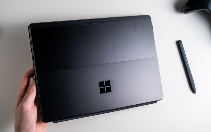 Desain Microsoft Surface Pro X