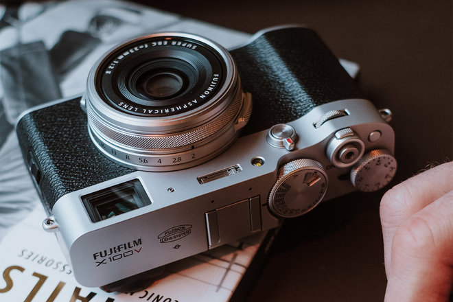 Fujifilm X100V vs X100F: sự khác biệt là gì? Ống kính nhỏ gọn vẫn so sánh 3
