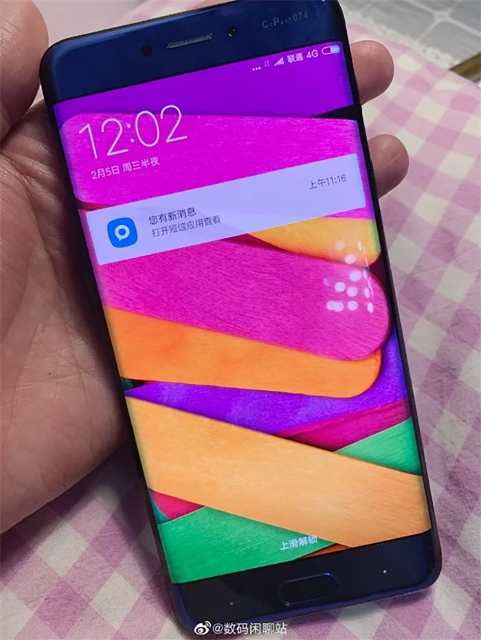 Xiaomi memiliki tiruan dari Galaxy S7 Edge dan begitulah tampilannya 1