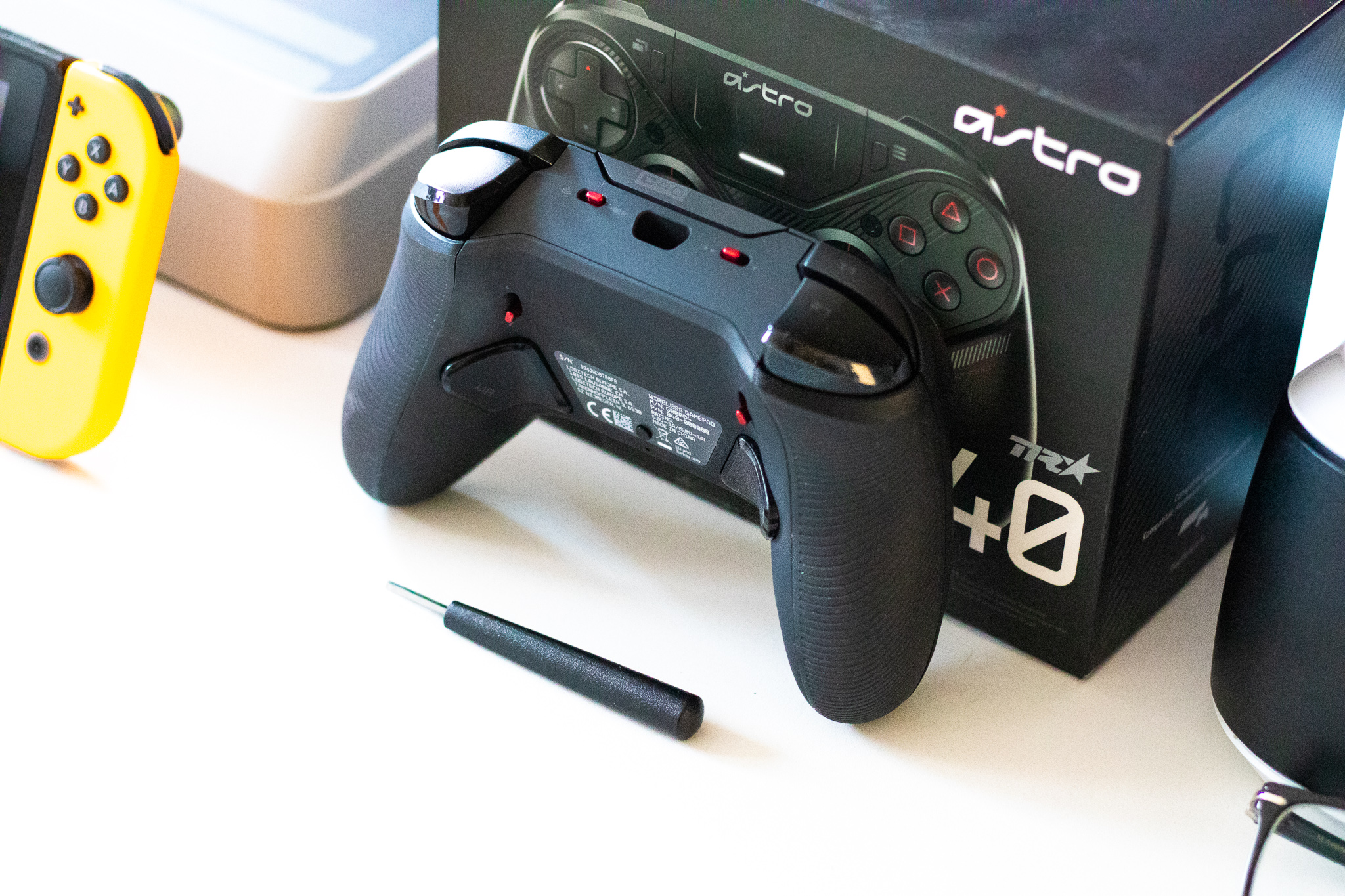 Pengaturan analog dari PlayStation atau Xbox? Kontroler Astro C40 TR menawarkan kedua pengaturan ini - tinjauan 9