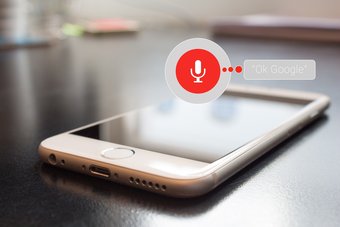 Aktifkan Mode Juru Bahasa Google Assistant Berbicara