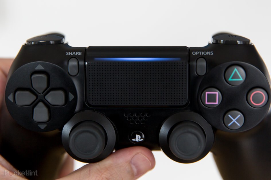 Pengontrol PS5 yang tercantum di situs web PlayStation France, akan kompatibel dengan PS4