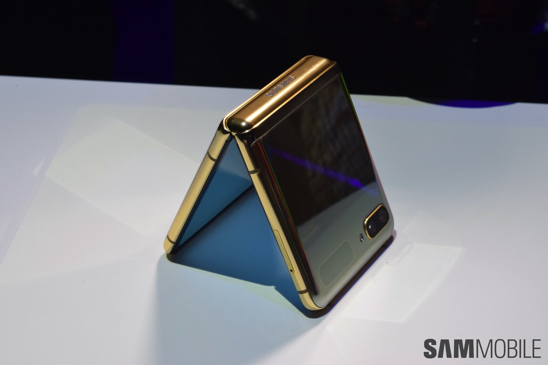 Kenapa Samsung Galaxy Z Flip akan menjadi kisah cinta rahasia Anda 1