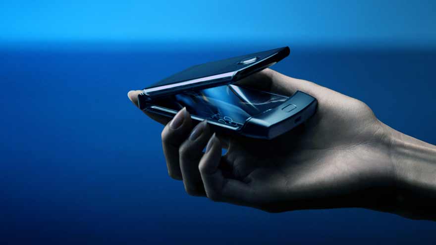 Desain Motorola Razr 2020 mengingatkan model dengan nama yang sama dengan merek yang diluncurkan pada awal abad ini.