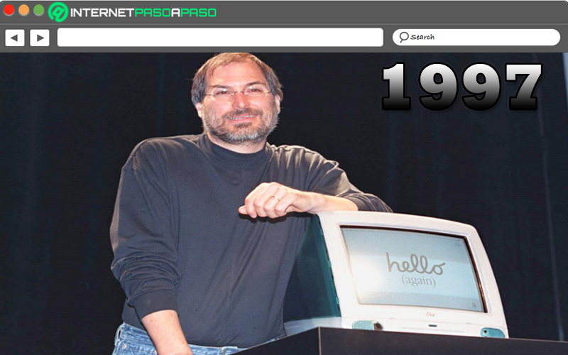 1997 - Steve Jobs kembali ke Apple dan luncurkan iMac pertama