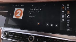 Naim untuk sistem audio premium Bentley (2020 Bentley Continental GT) suara
