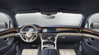 Naim untuk sistem audio premium Bentley (2019 Bentley Continental GT) suara