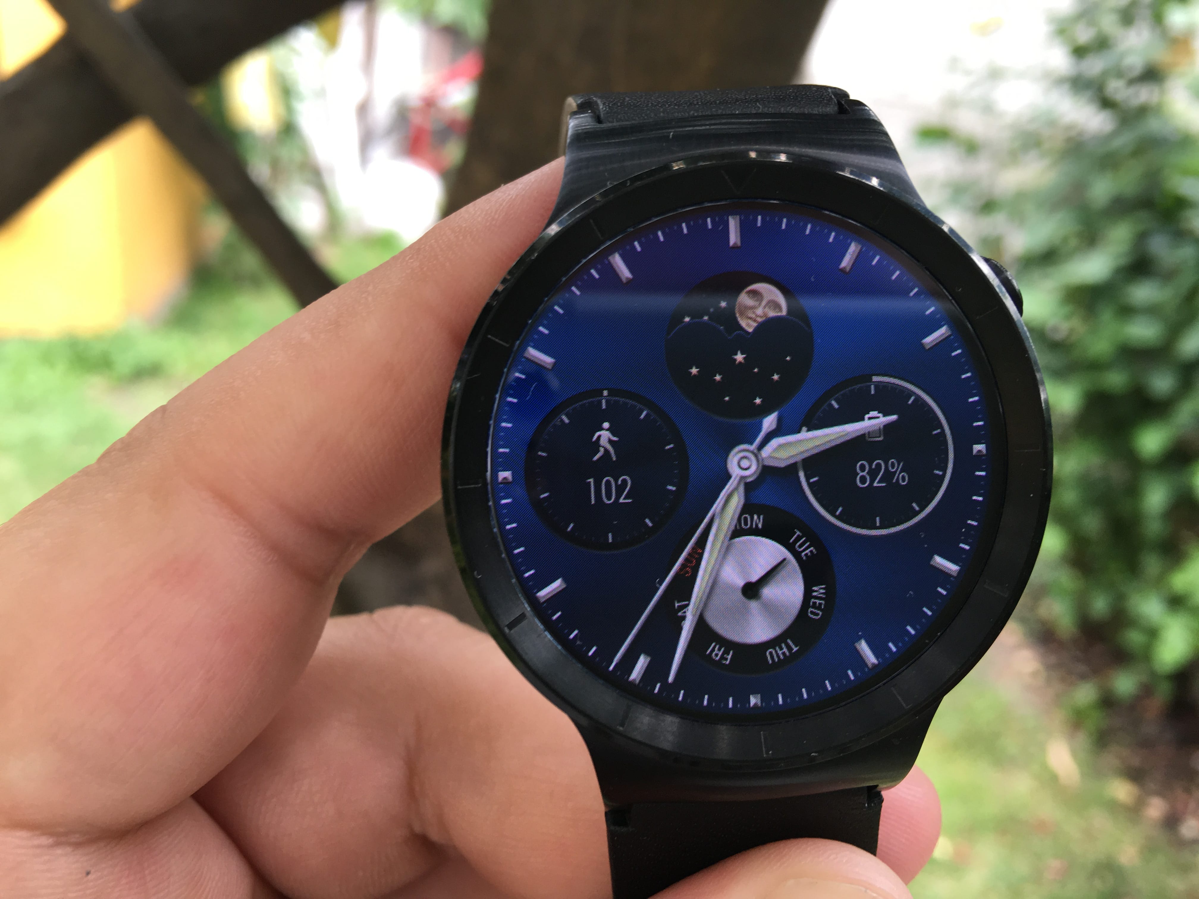 Tinjau Huawei Watch 2