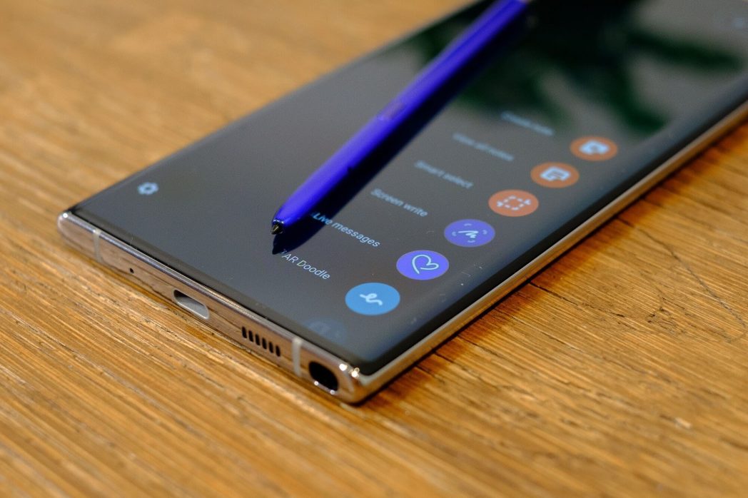 Samsung Galaxy  Note20 dapat menampilkan tampilan air 