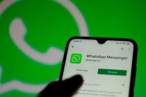 Los mensajes privados de WhatsApp están disponibles para que todos los vean