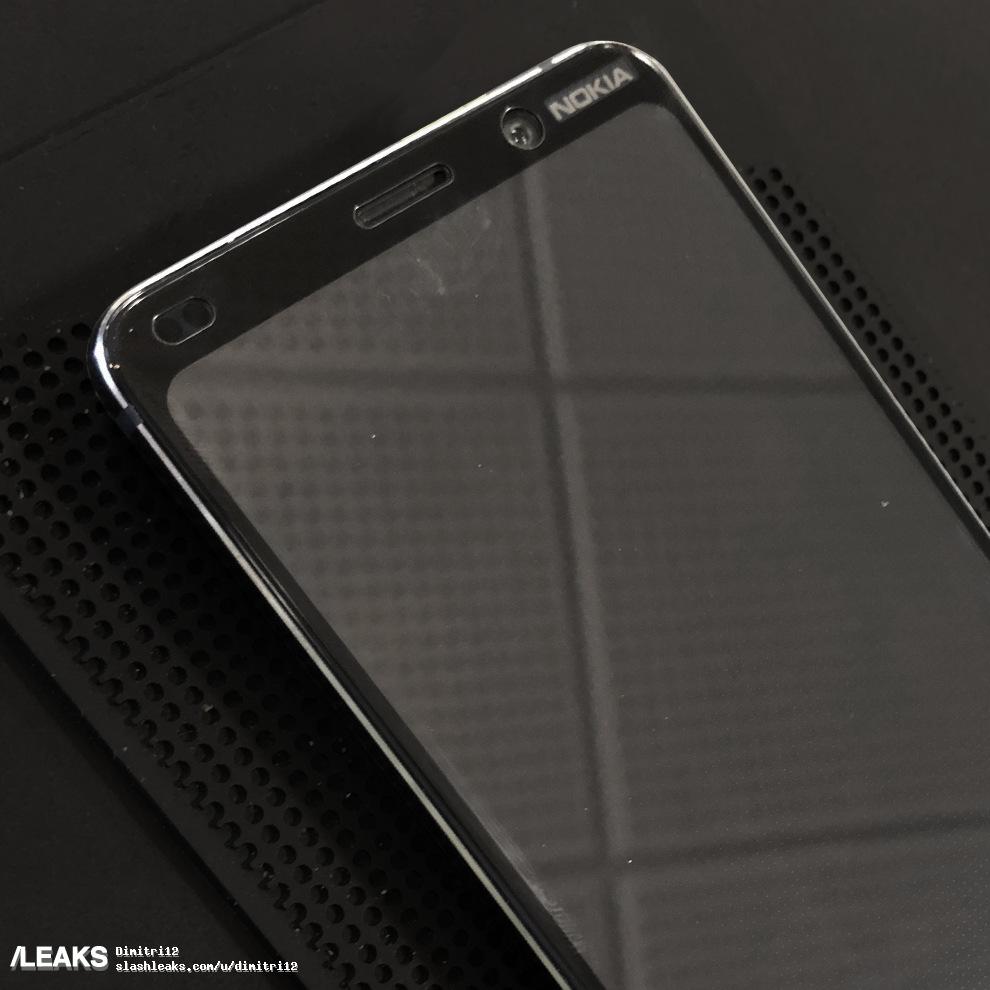 Bagian depan Nokia 9 PureView muncul dalam gambar nyata yang difilter 4