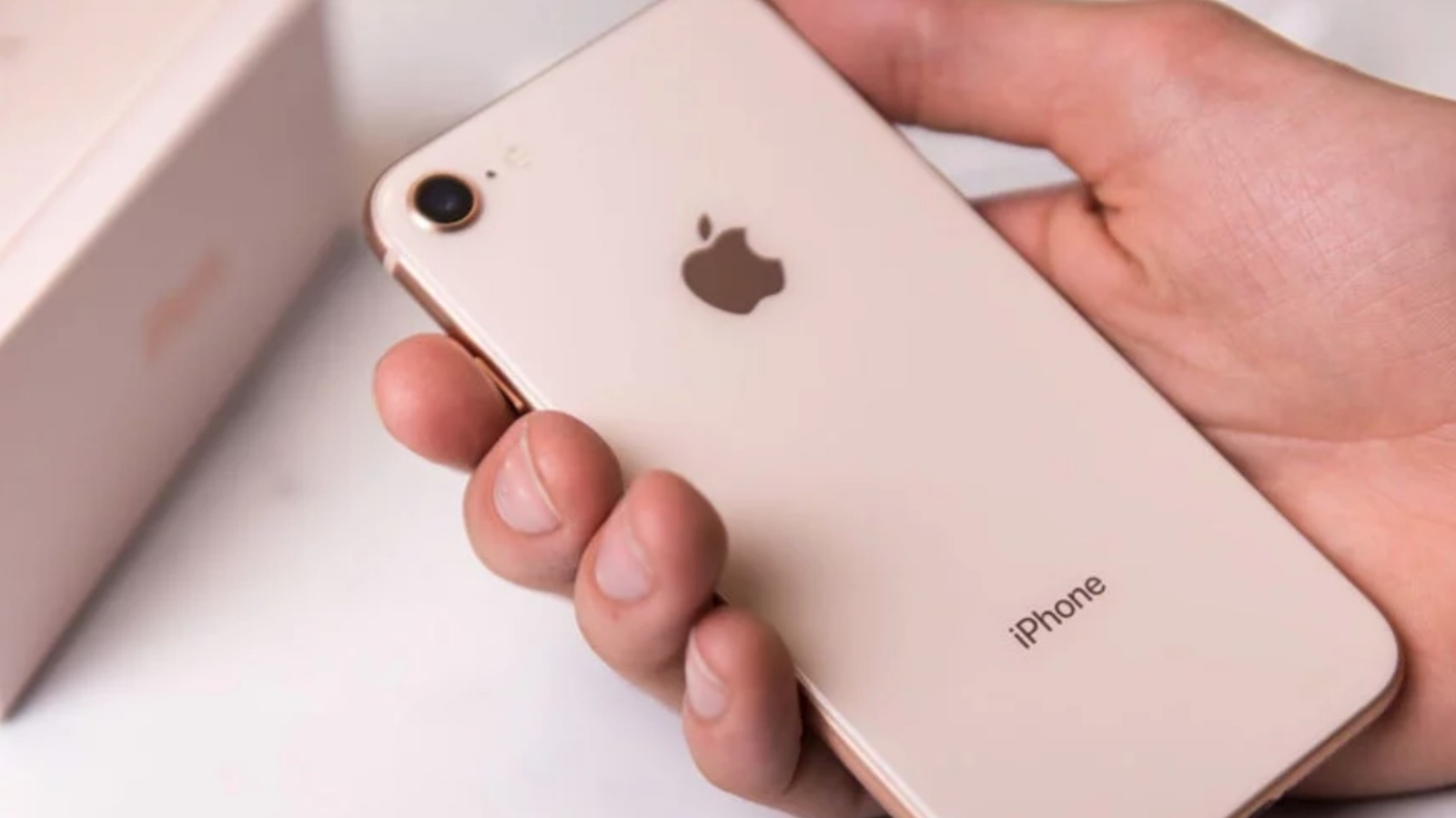 Apple akan meluncurkan iPhone murah pada 31 Maret 2