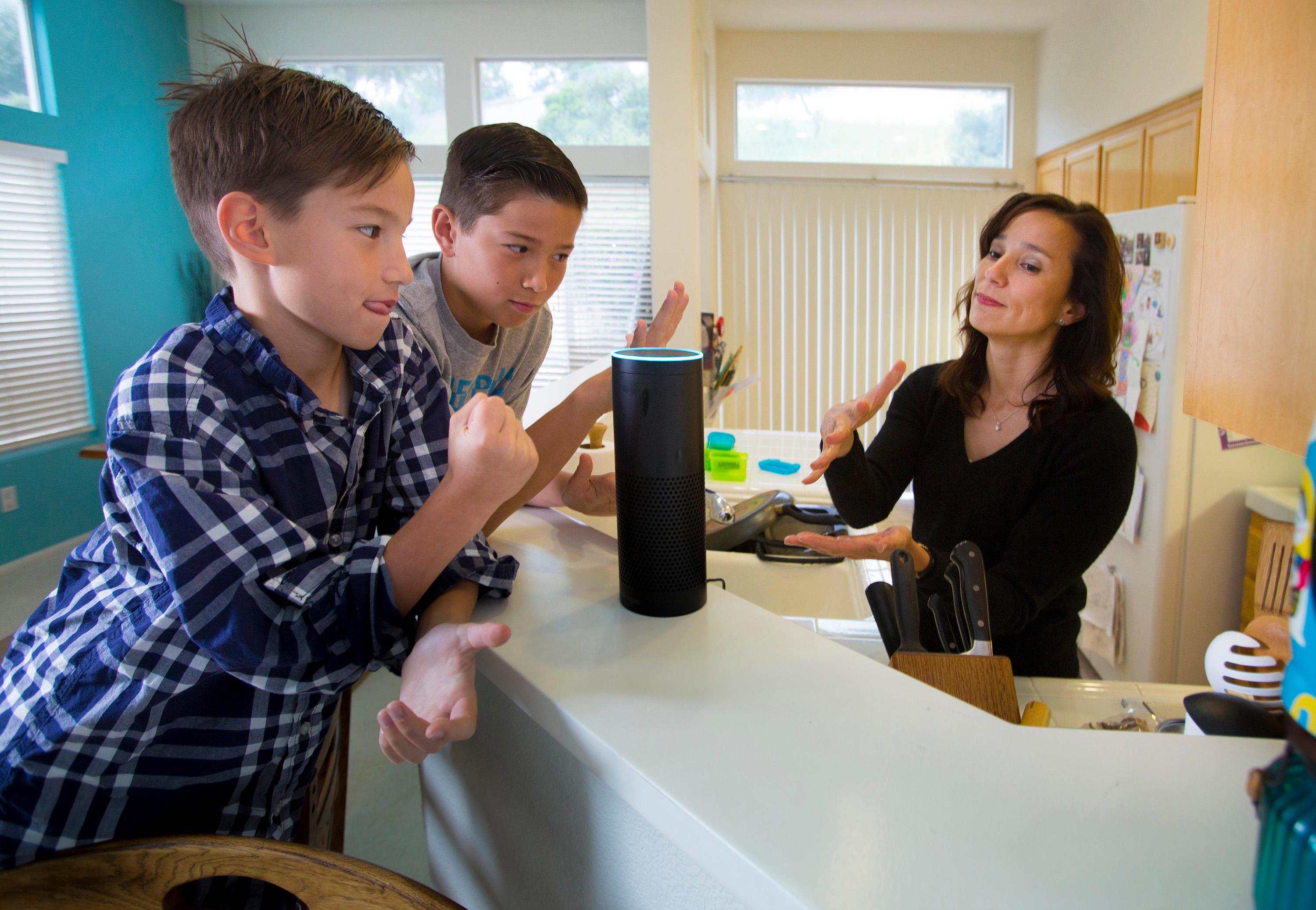  Orang asing dapat mendengarkan obrolan pribadi Anda dengan anggota keluarga melalui Alexa